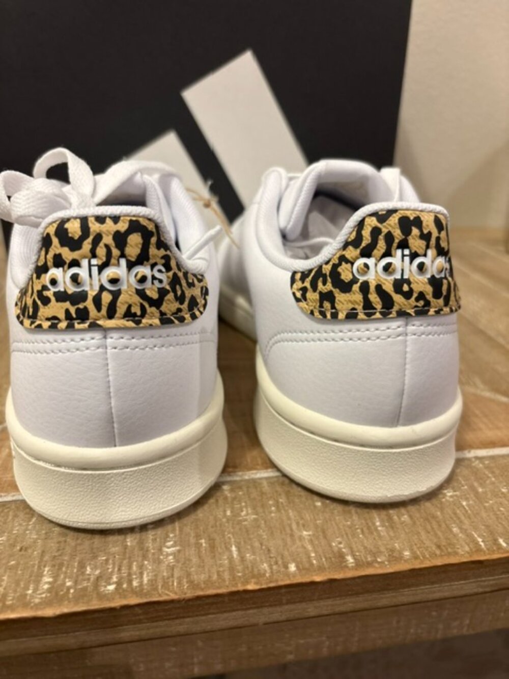 NEW Adidas Advantage Sneakers Cloud White White Tint Women Multiple Sizes - Picture 2 of 6